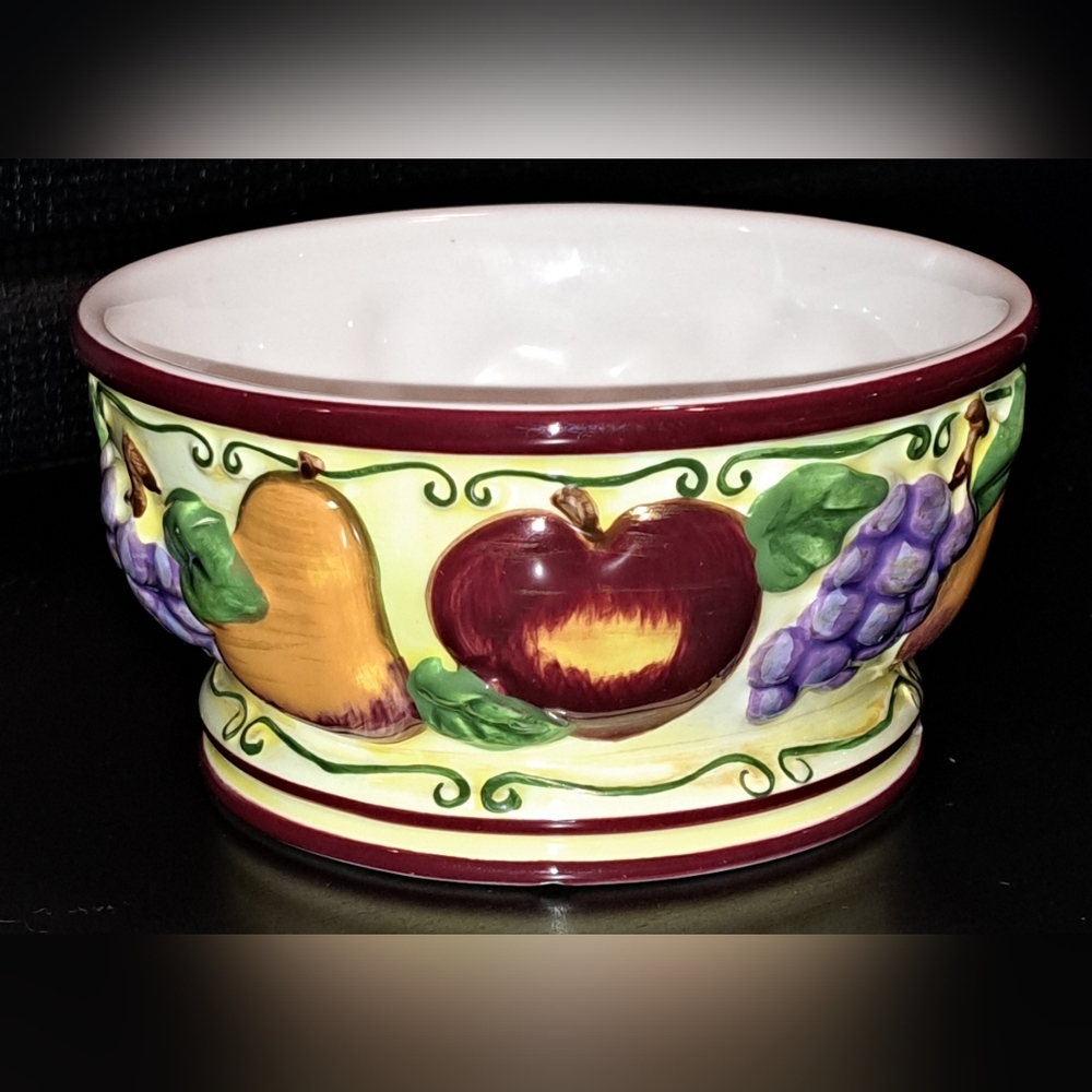 Williiams-Sonoma  Embossed Vegetables 4 3/4” Bowl